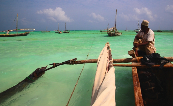 Pan kapitán a dhow u Zanzibaru.